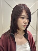 ウリ 横浜(uli)&nbsp;ハッシュミディアムレイヤーカット×レッドブラウンカラー