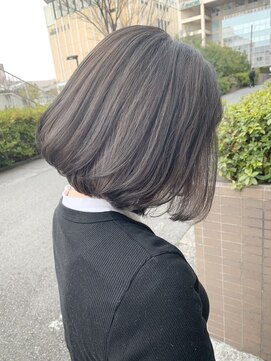 エレン(E L E N) ボブ　×  グレージュ