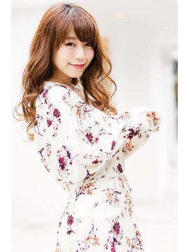 アビュー(abyu) 大人可愛いエアリーウェーブ × 愛されブラウン