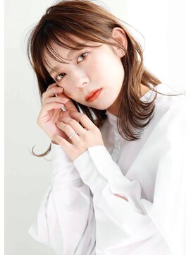 アムネシア たまプラーザ(AMNESIA) 鎖骨ミディアム/レイヤー/ツヤ髪スタイル