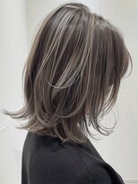 ネックス 表参道本店(nex)&nbsp;デザインカラーレイヤーカットウェットヘアオリーブベージュ白髪