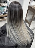 ロングヘア×ホワイトバレイヤージュ