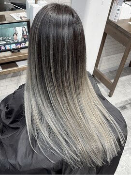 アミーゴ(AMIGO) ロングヘア×ホワイトバレイヤージュ