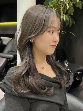 シティ(CITY) くびれヘア　レイヤーカット　韓国スタイル