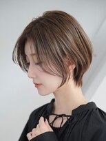 表参道白髪ぼかしウルフショートカットベージュアッシュ30代40代