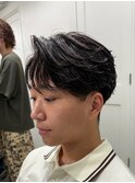 自然な毛流れでラフにキマるセンターパート×ニュアンスパーマ