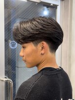 ニコトウキョウ 新宿(nico TOKYO)&nbsp;テーパーフェードニュアンスパーマ刈り上げセンターパートメンズ