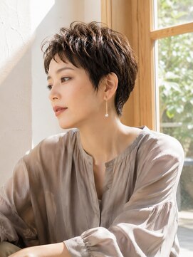バグズ(Baguz) 大人美人くびれハンサムショート小顔マッシュレイヤーカット