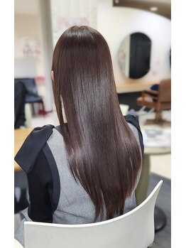 レイエレガンス(Rei Elegance)の写真/髪質改善トリートメントで乾燥・パサつき・広がりをケアし、潤いと艶のある美髪へ。大人女性にもおすすめ。
