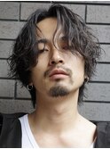 メンズミディアムウルフスパイラルシャドウパーマセンターパート