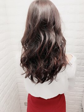 ミッシェル アフロート(michelle afloat) 中学生の頃から来て頂いてるお客様をラウンドCカーブカットで☆