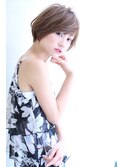 ローライトアッシュブラウン大人かわいい小顔ワンサイドショート