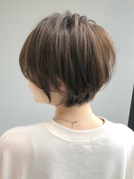 ジアン バイ ミルボン NU茶屋町+(GIEN by milbon) 「丸み×くびれ」洗練されたショートスタイル20代30代40代