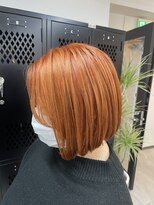 テラコッタオレンジボブヘア