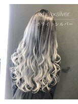 バトー(bAteAu)&nbsp;グレージュ、エクステ、ハイライト、インナー、グラデーション