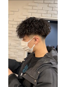 ジェットブラックキューサンロク(JET BLACK 936) 前下がりツイストスパイラル