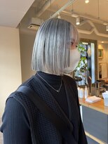 デコ(DECO) white blond low light