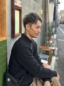 グレースマンカフェ(GRACE MAN CAFE) 爽やかアップバングショート　シルバーカラースタイル