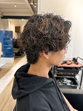 ヘア アンド フェイス ルースト 河原町店(hair&face ROOST) スパイラルパーマメンズパーマセンターパートスパイラル