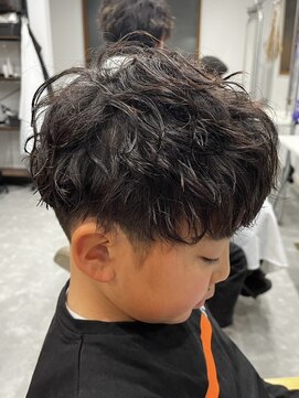 フゥ 宇都宮(FeU) ビジネスショートメンズマッシュツイストパーマツーブロック