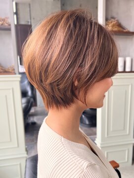 ザシー オモテサンドウ(The C) 20代30代40代ナチュラル大人可愛いレイヤースタイル