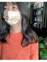 ドクターズサロン レラパール&nbsp;うる艶カラー/ゆる巻きロング/フェイスフレーミング/シルバー