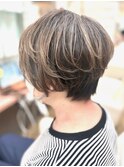 白髪ぼかしハイライト×アッシュグレージュ×マッシュショート