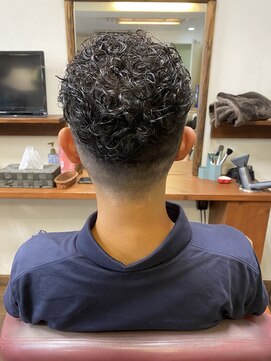 ベルシェリ(BellCherie) メンズも歓迎 メンズカット　ツイスト　スパイラルパーマ