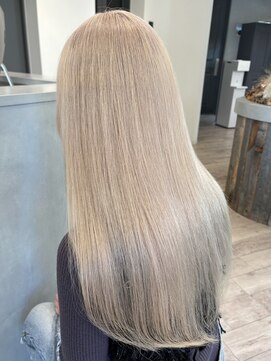 ルーブ トウキョウ(Loob. TOKYO) 池袋東口ハイトーンカラーホワイトブロンドペールピンクベージュ