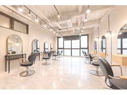 オーバーヘアー 高槻店(over hair)の写真