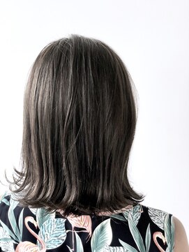 アディクト 綾瀬(ADDICT) 【ADDICT_YuuYa】スロウアッシュハイライトグレージュ外ハネロブ