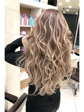 リア 大阪梅田(Ria) ～ハイグラデーション　シールエクステ～【Ria 大阪 梅田】