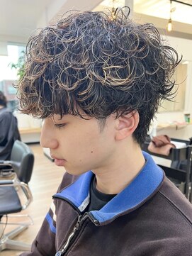 ウェイビーエフティフィフス 横浜西口(WAVEY ft.fifth) 波巻きスパイラルパーマツーブロックツイストスパイラルパーマ