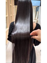 アム 表参道(am)&nbsp;小顔薄めバンググレージュレイヤーロング前髪パーマ黒髪