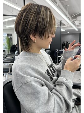 スライバイリアオオサカ(Sly By Ria OSAKA) ウルフヘア/メッシュカラー【梅田】【大阪】