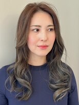 ムルチュラ(muruchura)&nbsp;ゆる巻きロングレイヤースタイル＃２０代３０代☆吉田朋代