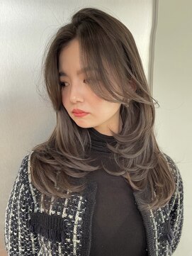 ヨロ 上野(YOLO) ハイライトカラーミルクティーベージュレイヤーカット