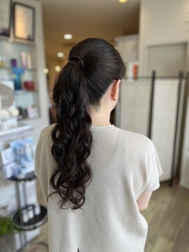 ルシードスタイル ムースユイット(LUCIDO STYLE mousse8) ゆるふわ巻きポニーアレンジ
