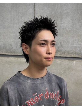 オーシャントーキョー ホワイト 原宿(OCEAN TOKYO WHITE) スパイキーショート刈り上げフェードツーブロック七三パーマ