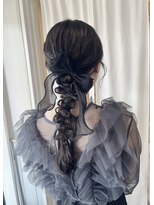 タップ(TAP) ロング編みおろし/ヘアアレンジ