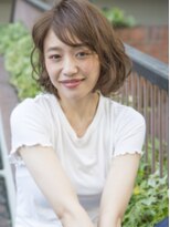 スィートフェミニンなバルーンフォルムのボブ