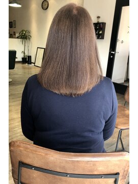 ヘアーサロン カシータ(Hair Salon CASITA) ロブストレート。