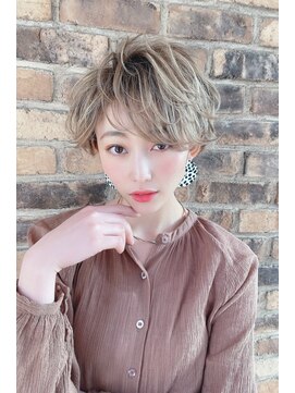 クーエフー(coo et fuu) ハイライトたっぷりのショート♪大人かわいいスタイル♪藤沢2