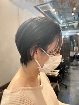 トロニー(TLONY) ハンサムショート　ブルーブラック　stylist/miaki