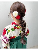 袴ヘアアレンジ　金箔編みおろし　schritt mutsuki
