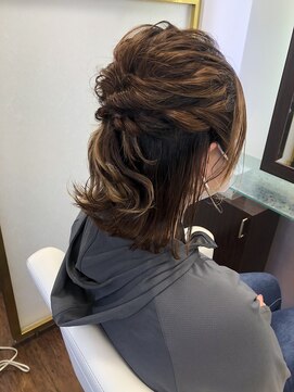 アムズヘアーファム ミディアムハーフアップ