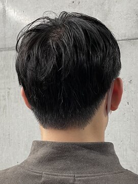 フイ メンズヘア ヨヨギ(Hui men's hair yoyogi) メンズ/アップバング/ツーブロックマッシュ/束感ショート波巻き