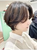 ボディパーマとバレイヤージュで作るやわらかショートスタイル