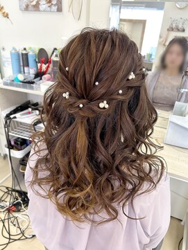 ベルデイズ 関内店(BELDAYS) ねじりハーフアップ