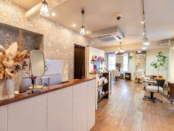 ヘアルーム ドア(Hair room DOOR)の写真/【朝9時から受付可】水・木・金は 21:00まで営業◎仕事終わりも通いやすい♪丁寧にカウンセリングします！